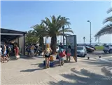 Mupis en el Passeig Pau Casals frente al parque acuático Aquopolis Costa Daurada, La Pineda